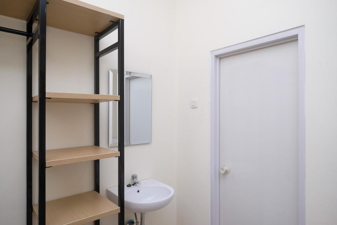 Reddoorz Near Kawasan Bandara Ahmad Yani Semarang 2 Hotell Eksteriør bilde