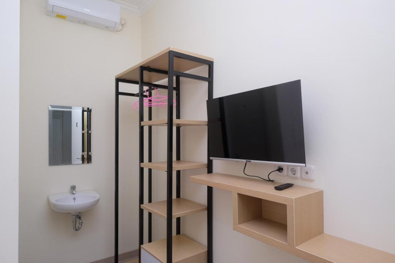Reddoorz Near Kawasan Bandara Ahmad Yani Semarang 2 Hotell Eksteriør bilde