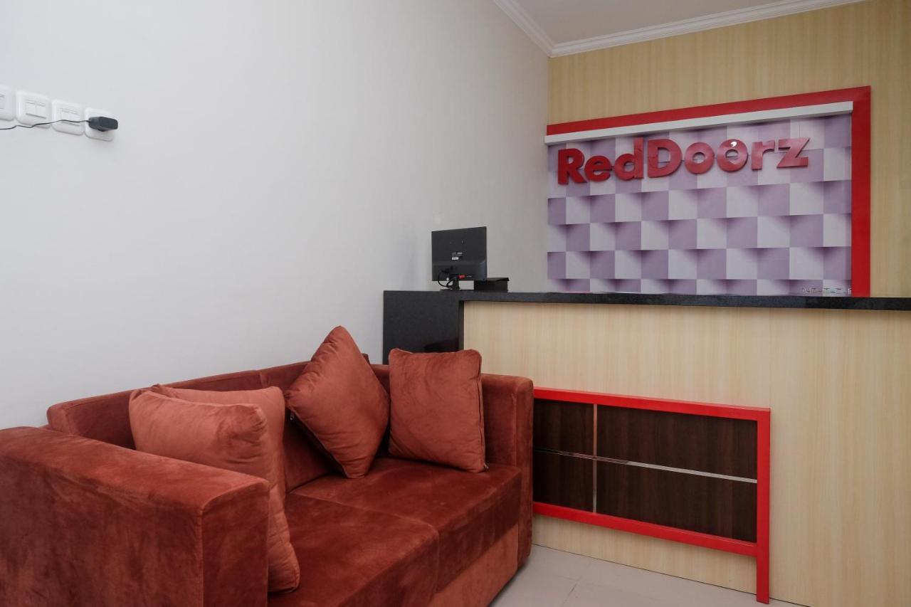 Reddoorz Near Kawasan Bandara Ahmad Yani Semarang 2 Hotell Eksteriør bilde