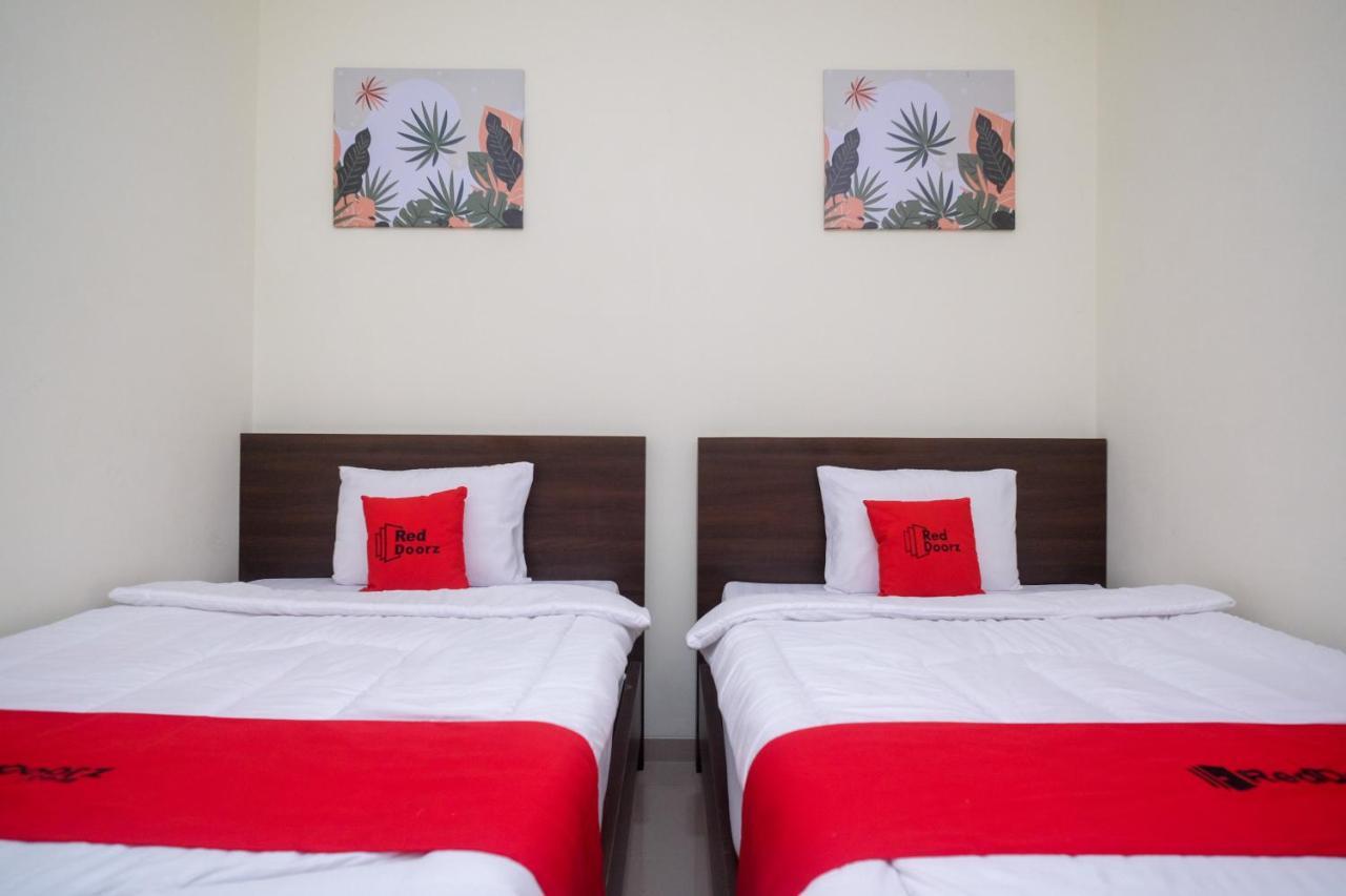 Reddoorz Near Kawasan Bandara Ahmad Yani Semarang 2 Hotell Eksteriør bilde