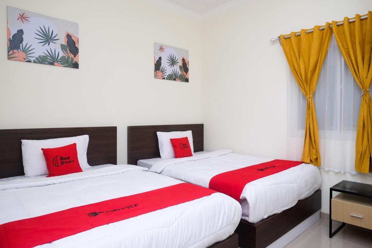 Reddoorz Near Kawasan Bandara Ahmad Yani Semarang 2 Hotell Eksteriør bilde
