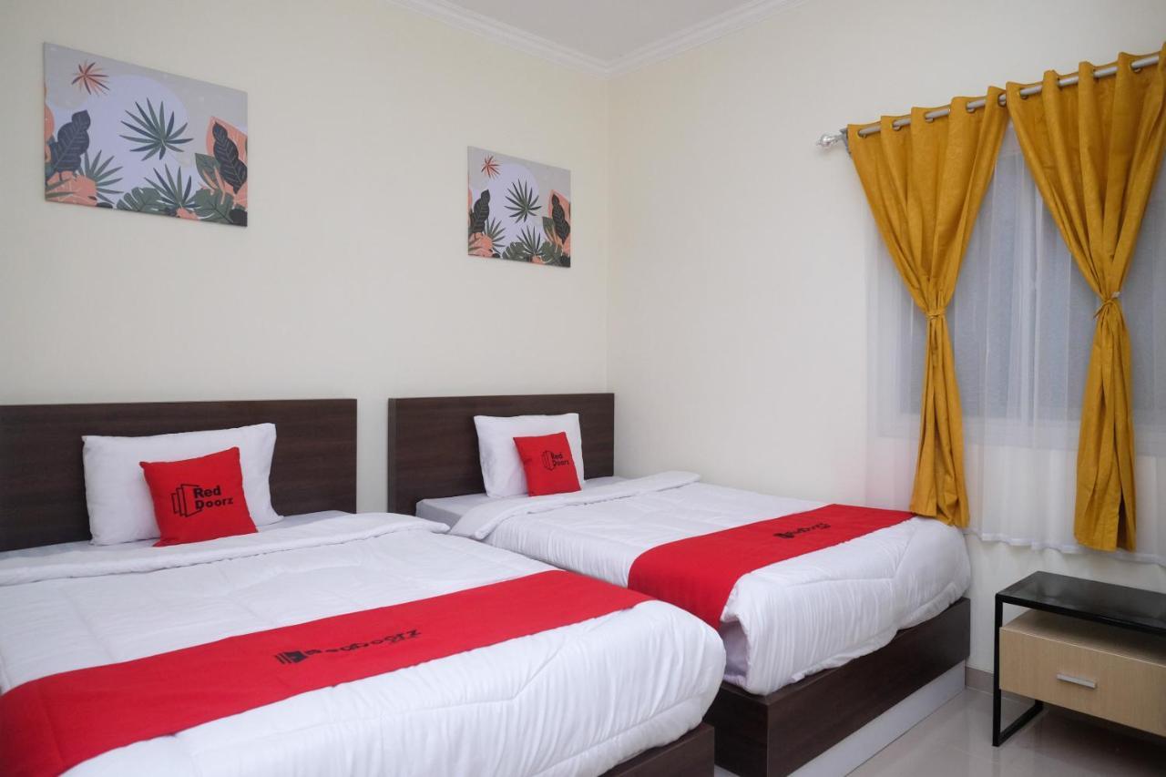 Reddoorz Near Kawasan Bandara Ahmad Yani Semarang 2 Hotell Eksteriør bilde