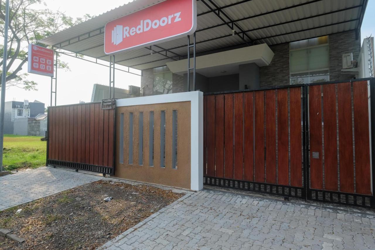 Reddoorz Near Kawasan Bandara Ahmad Yani Semarang 2 Hotell Eksteriør bilde