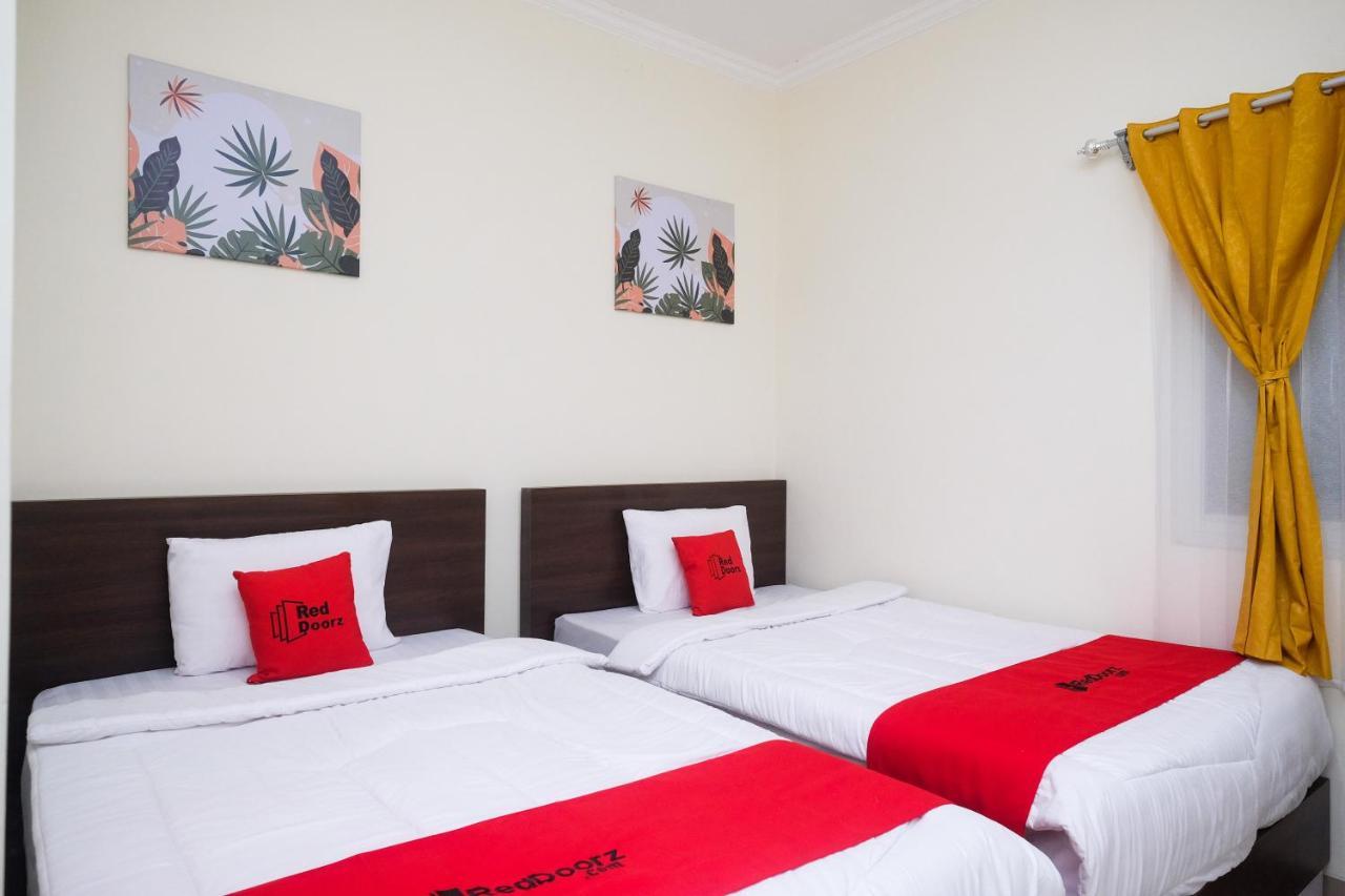 Reddoorz Near Kawasan Bandara Ahmad Yani Semarang 2 Hotell Eksteriør bilde