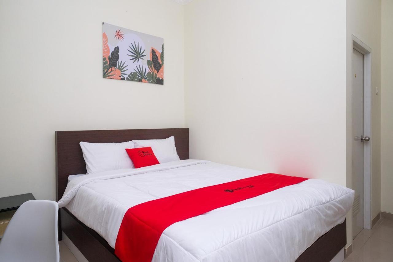 Reddoorz Near Kawasan Bandara Ahmad Yani Semarang 2 Hotell Eksteriør bilde