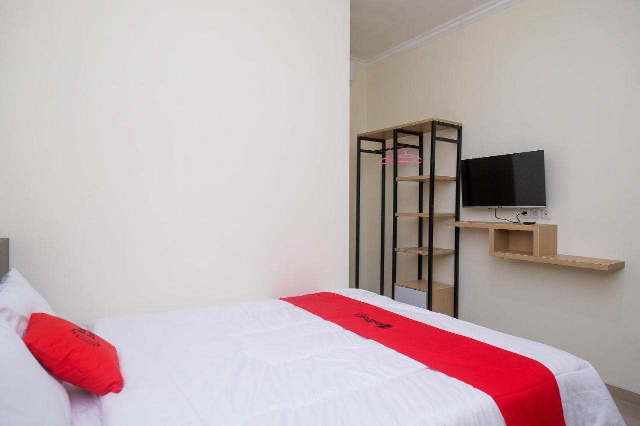 Reddoorz Near Kawasan Bandara Ahmad Yani Semarang 2 Hotell Eksteriør bilde